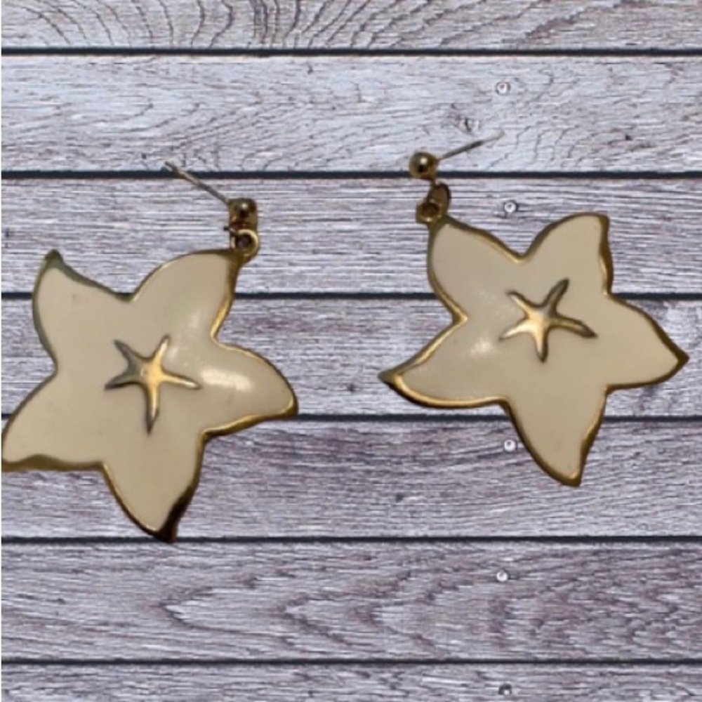Napier gold and cream colored starfish Pierced earrings vintage estate